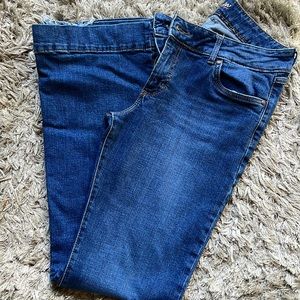 Womens wrangler jeans flare , size 13/36 , some wear and tear on the bottom
